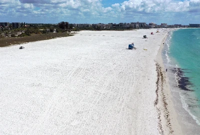 Visit the White Pristine beaches of Florida-Sarasota Beach
