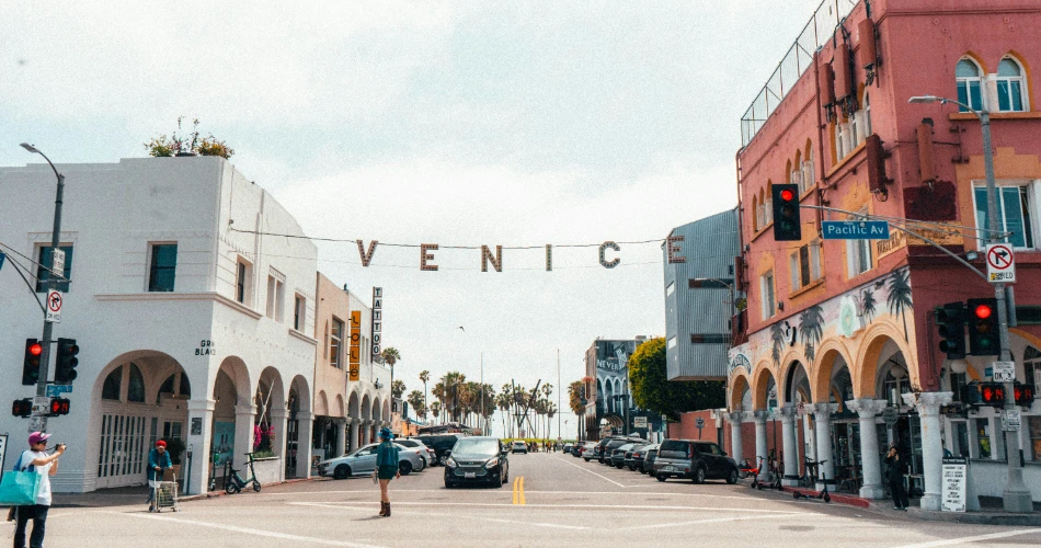 8 Walkable Places in And Around Los Angeles