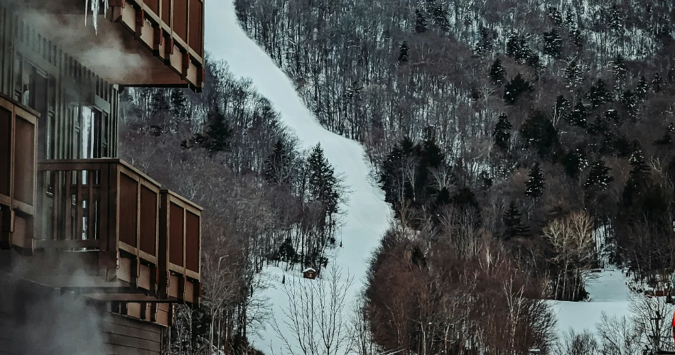 10 Best Ski Resorts in the US