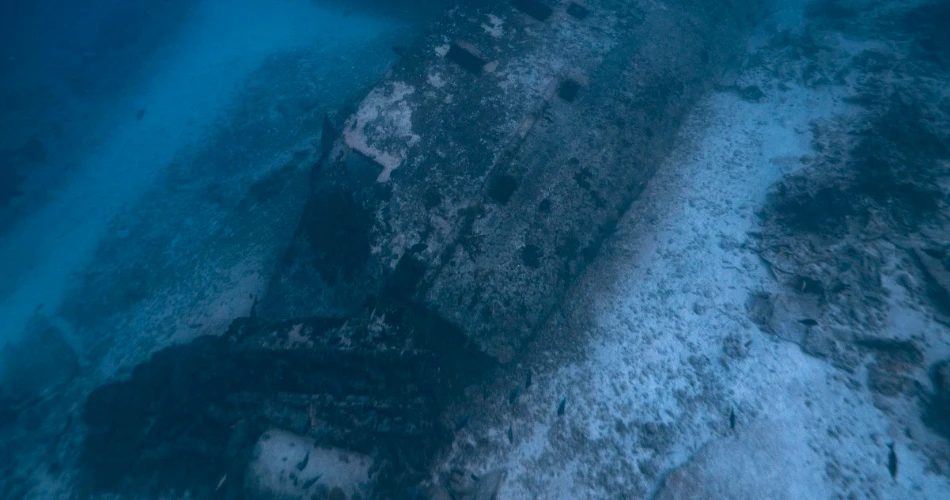 10 Thrilling Underwater Shipwrecks to See Across the USA