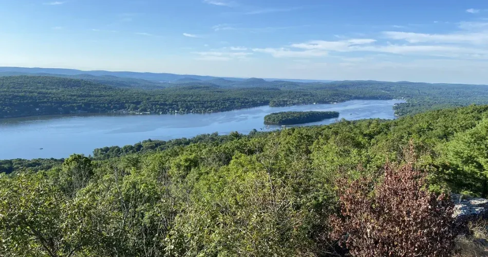 8 Best Hiking Spots near NYC for Scenic Trails