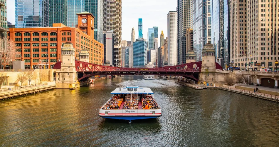 Chicago Travel Guide 2025: Top Attractions, Things to Do, Dining, and More!