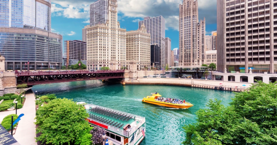 Chicago Travel Guide 2025: Top Attractions, Things to Do, Dining, and More!