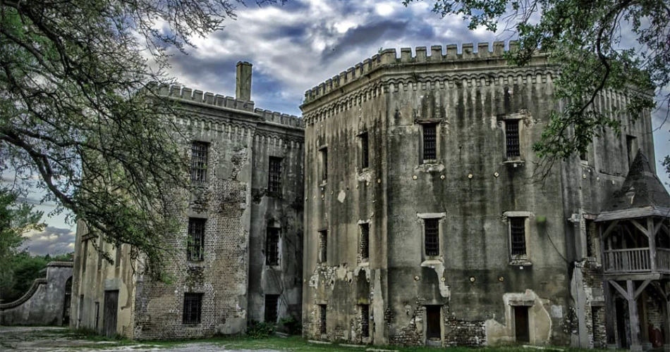 Haunted America: The 10 Creepiest Places With Real Backstories