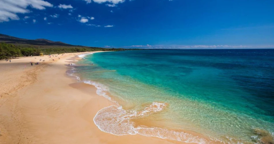 Beach vs. Mountains: Where Should You Go for Your Next American Gateway?