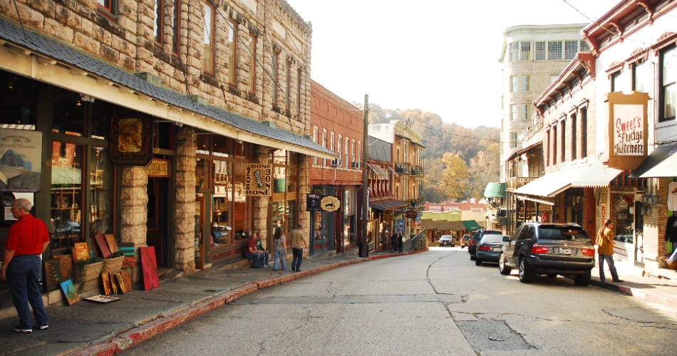 Hidden Gems: Underrated U.S. Cities Perfect for a Weekend Getaway