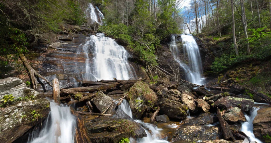 14 Must-See Waterfalls In The US You Didn't Know About