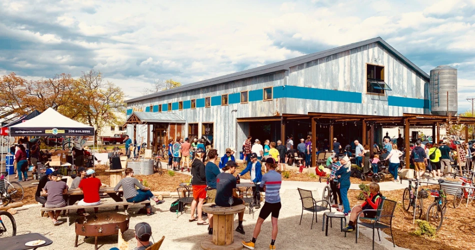 Best 9 Nightclubs or Bars in Sandpoint, Idaho