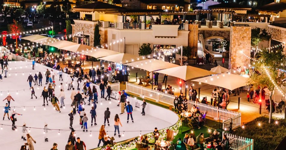 Romantic Christmas Destinations for Couples in the U.S.