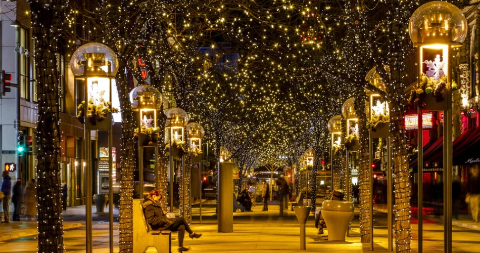 Top 20 Cities in the United States for Christmas Celebrations