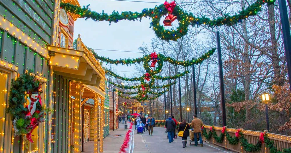 Top 20 Cities in the United States for Christmas Celebrations
