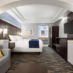 Days Inn  Suites by Wyndham Houston Hobby Airport