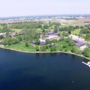 Lake Lawn Resort