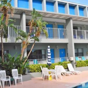 Dockside Inn & Resort