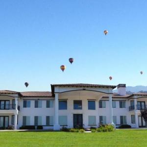 Distinguished Resort-Style Wine Country Retreat - 9BR Sleeps 20-24