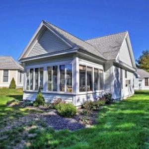 Wells Cottage with Resort Amenities   1 mi to Beach Wells Maine