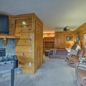 Pigeon Forge Resort Studio Cabin on Dollywood Ln