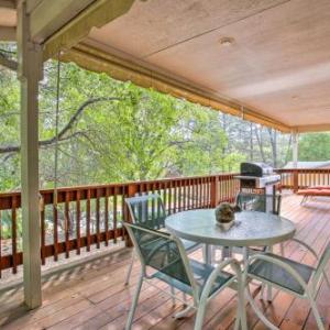 Groveland Resort-Style Home with Grill near Yosemite!
