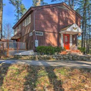 N Conway Home with Porch -Walk to Cranmore Mtn Resort