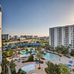 Modern Resort Condo with Balcony - Walk to Beach!