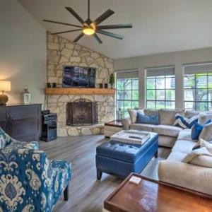 Horseshoe Bay Townhome with Patio Walk to the Resort