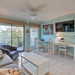 Coastal Condo with Balcony and Luxe Resort Amenities South Carolina