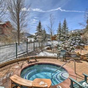 Cozy Ski In and Ski Out Winter Park Resort Condo