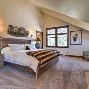Duplex in Quiet Family Neighborhood 1 mi to Skiing Colorado