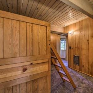 Charming Big Bear Cabin with Deck - 5 Mi to Resort!