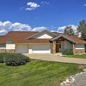 Spacious Home with mtn Views 2mi to Steamboat Resort Colorado