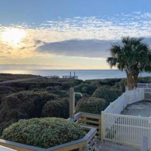 Ocean Club Resort - Ocean front w pools