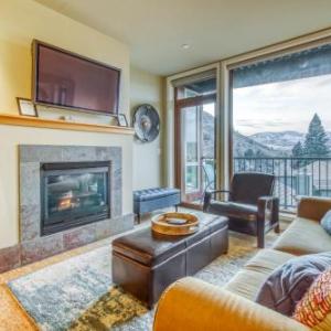 Chelan Resort Suites: Water Sunset (#303)