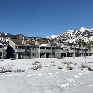 Jackson Hole Vacation Condominiums a VRI resort Wyoming