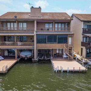 Lake LBJ Waterfront Townhouse with Private Boat Slip and Steps from HSB Resort