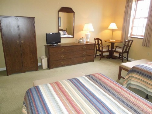 Bridges Guest Quarters - image 25