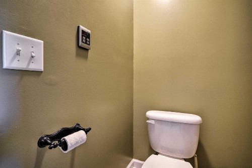 Farmhouse Apt w/ Pasture & Horseback Trails! - image 4