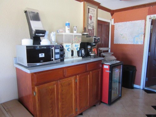 Americas Best Value Inn - Abilene - image 15