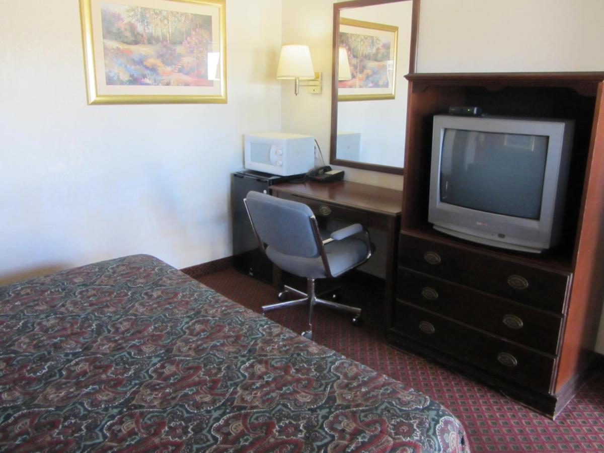 Americas Best Value Inn - Abilene - image 7