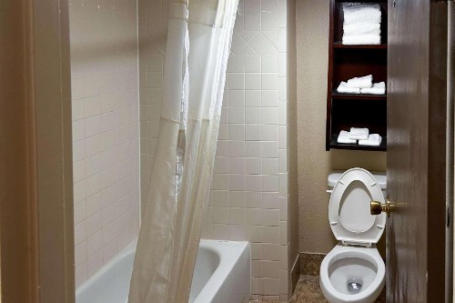 Kiva Hotel Abilene - image 6