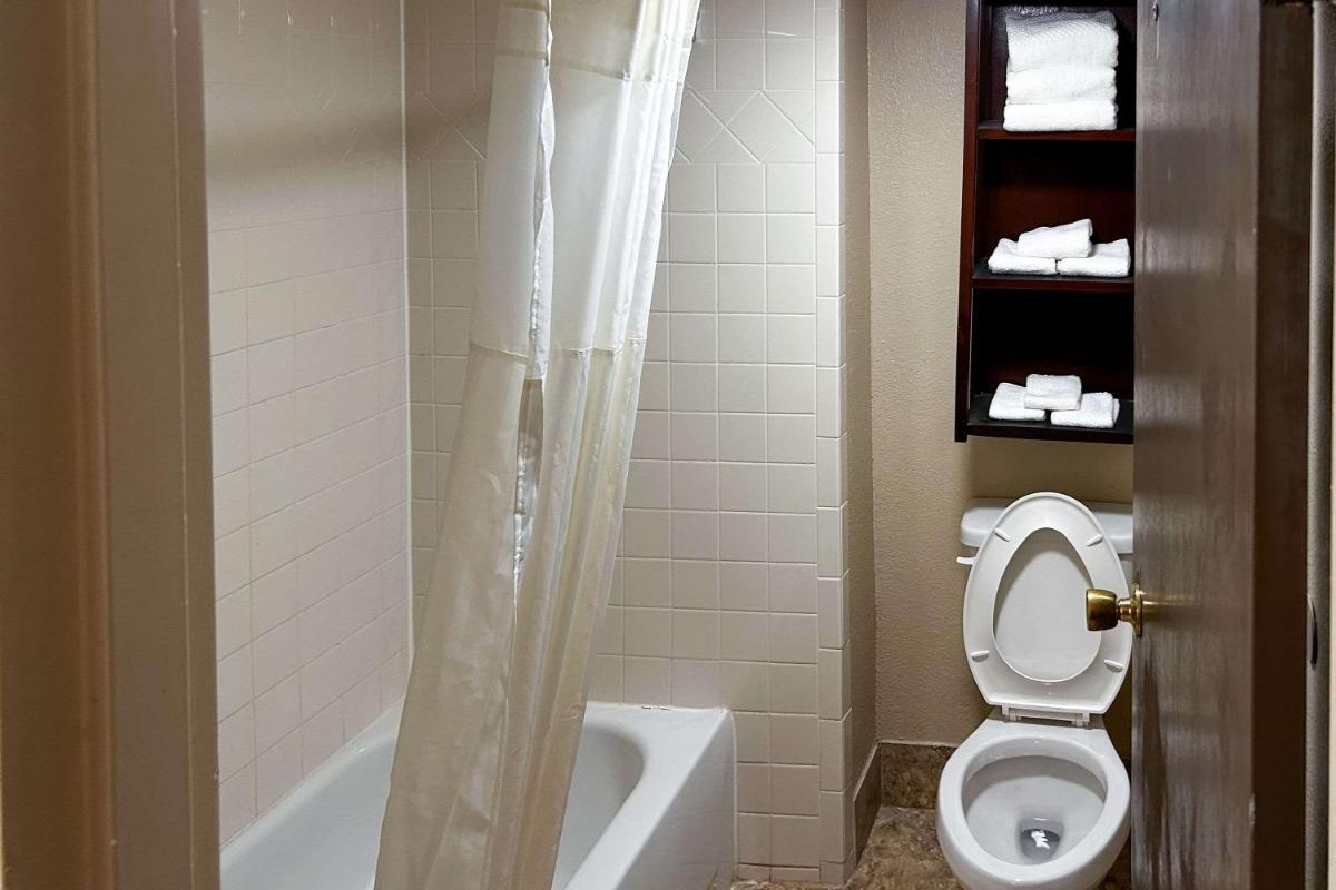 Kiva Hotel Abilene - image 6