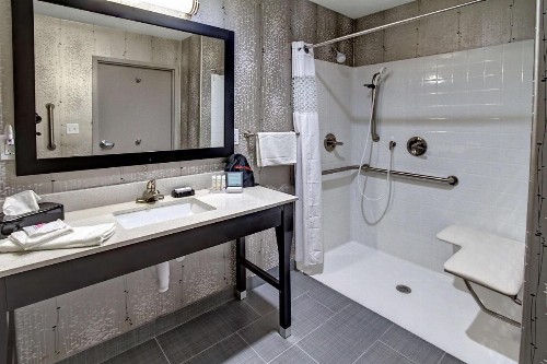 Hampton Inn and Suites Ada - image 23