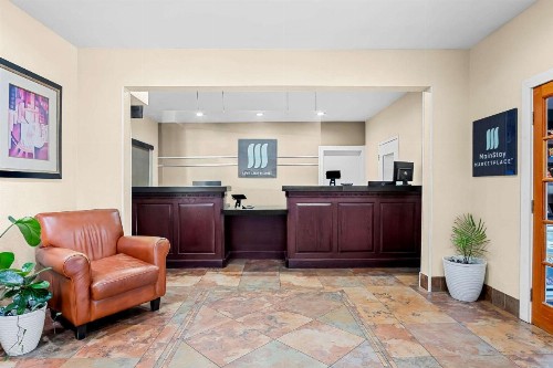 MainStay Suites - image 11