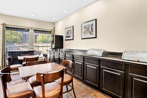 MainStay Suites - image 12