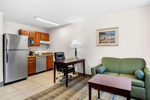 MainStay Suites - image 15