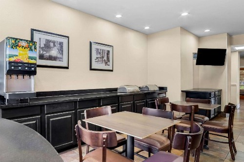 MainStay Suites - image 28