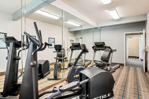 MainStay Suites - image 3