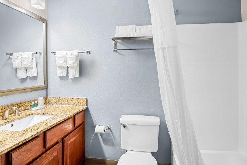 MainStay Suites - image 4