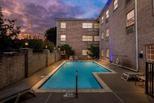 MainStay Suites - image 6