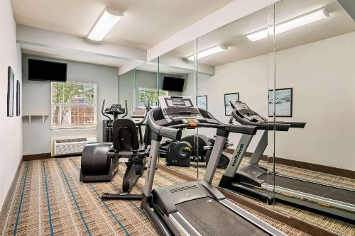 MainStay Suites - image 9