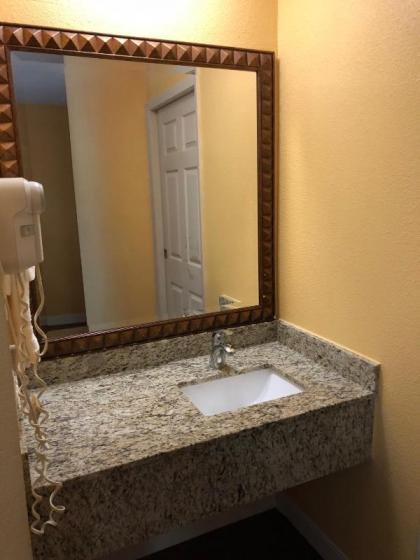 Americas Best Value Inn Addison Texas